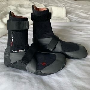 SOLD Rip Curl Flashbomb Size 8 5mm Surf Booties
